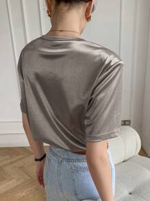 Dazy-Less 女士短袖 T 恤，适合派对和返校穿着 - 灰色 - 查看 2