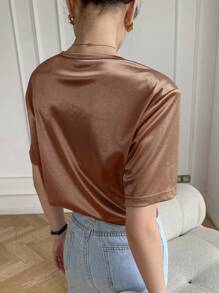 DAZY Camiseta de manga corta con decoración de lentejuelas para mujer para fiesta de graduación - Marrón - Ver 2