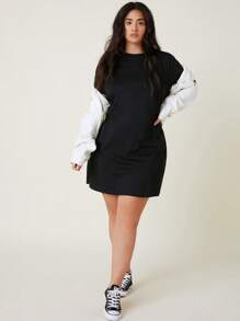 SHEIN BASICS 加大尺碼短袖純色t恤連衣裙 - 黑色 - 查看 3