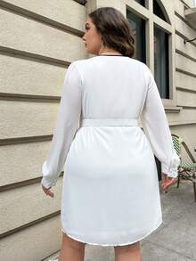 SHEIN Privé Taglie Forti Abito con cintura bordo a contrasto - Bianco - Visualizzare 2