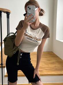 DAZY 字母圖案拼接插肩袖短款T恤 - 彩色 - 查看 4