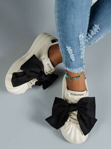 Ladies' Casual Sports Shoes With Butterfly Decoration, Ruffle Detail And Ice Skating Shoe Features - Black - View 2