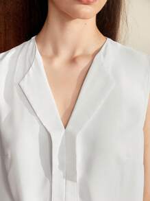 BizChic Solid V-neck Sleeveless Top - White - View 4