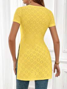 SHEIN Essnce 休閒開衩 網眼刺繡純色女士T恤 - 黃色 - 查看 2