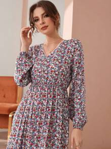 Mulvari 小碎花凸花蕾絲細節荷葉邊燈籠袖洋裝