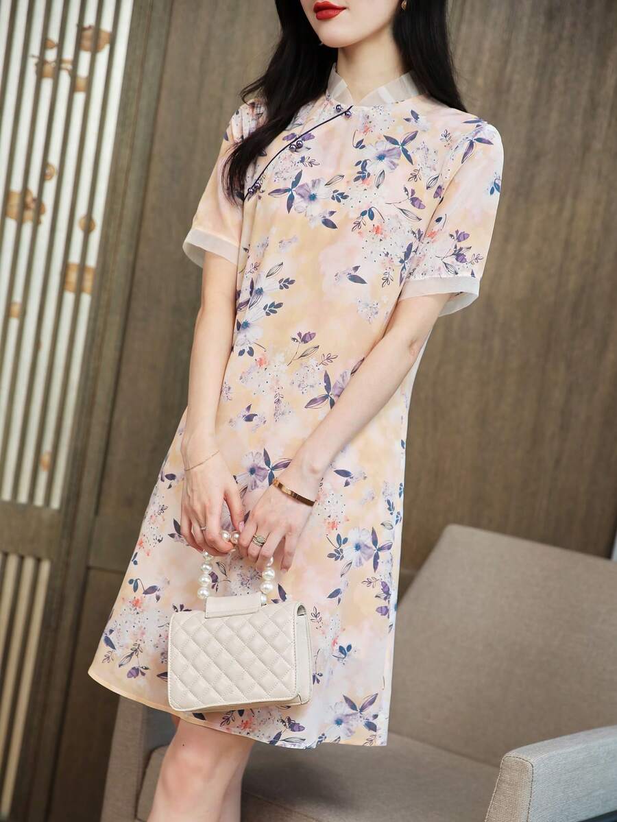 Abiti con stampa floreale collo mao