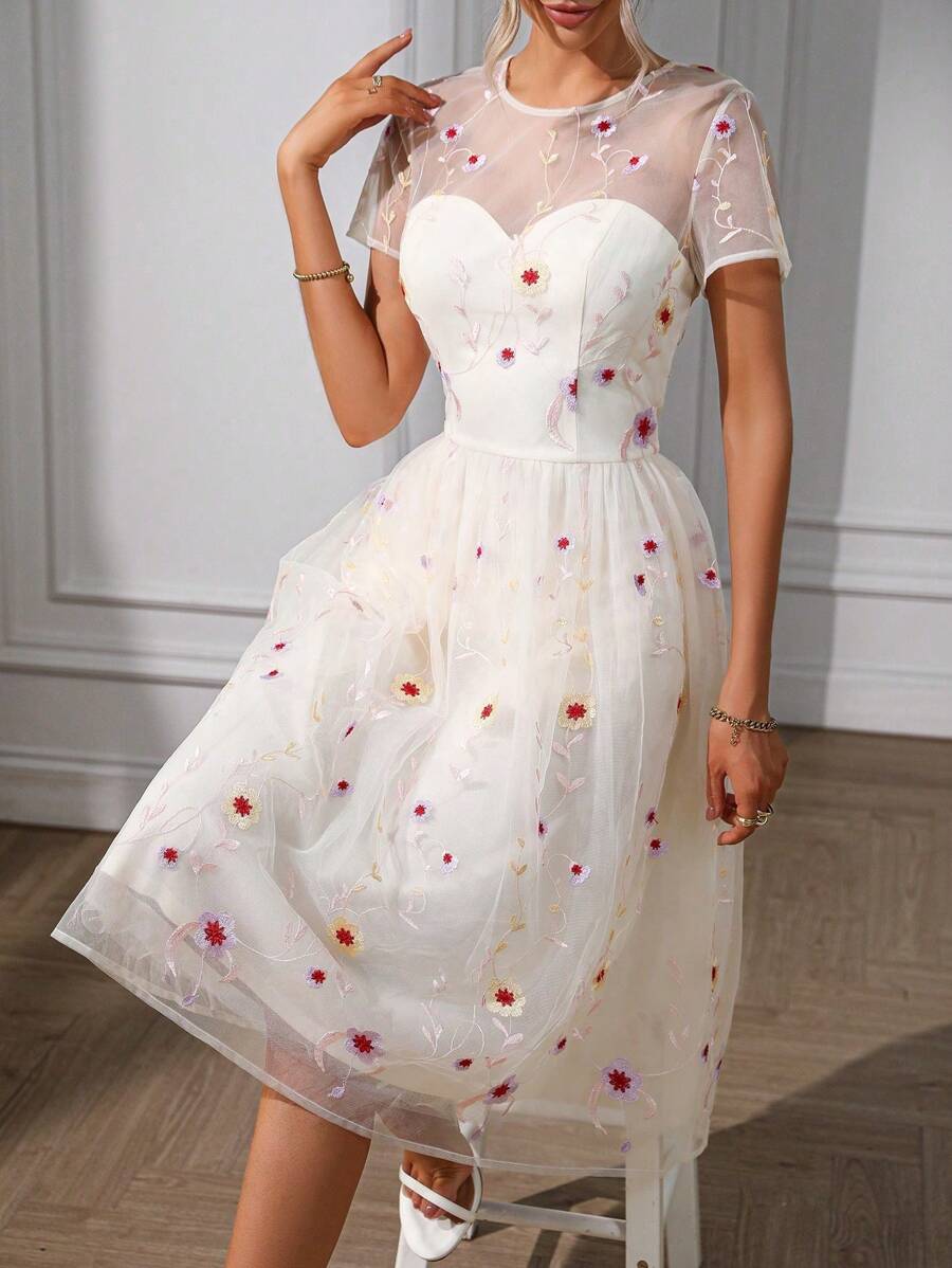 SHEIN Privé Thêu hoa Váy lưới che phủ - Màu be - Xem 1