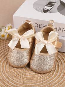 嬰兒女孩迷人的公主風瑪麗珍平底鞋帶閃閃發光蝴蝶裝飾用品 - 金色 - 查看 5