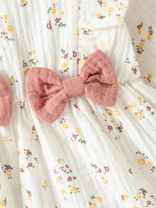 SHEIN Baby Girl Ditsy Floral Print Ruffle Trim Bow Front Flounce Sleeve Dress With Headband