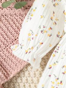 SHEIN Baby Girl Ditsy Floral Print Ruffle Trim Bow Front Flounce Sleeve Dress With Headband