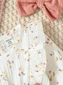 SHEIN Baby Girl Ditsy Floral Print Ruffle Trim Bow Front Flounce Sleeve Dress With Headband