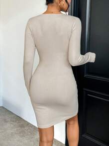 SHEIN Privé Vestido ajustado con abertura con diseño de botón - Beis - Ver 2