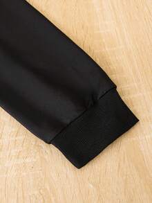 SHEIN 男小童卡通圖案衛衣和衛褲&包 - 黑與白 - 查看 5