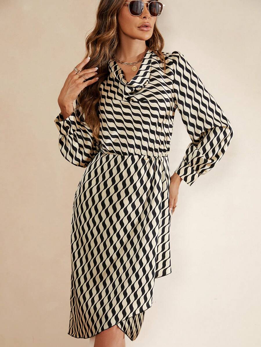 SHEIN Clasi 滿版印花圍裹連衣裙 - 彩色 - 查看 1