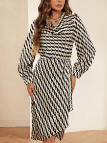 SHEIN Clasi 滿版印花圍裹連衣裙 - 彩色 - 查看 5