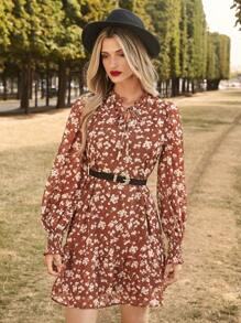 SHEIN Frenchy 碎花繫帶領洋裝不附腰帶 - 彩色 - 查看 4