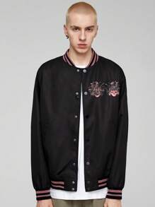 GAWX Hombres Cazadora tipo bomber con estampado de letra y dibujos animados ribete de rayas de hombros caídos - Negro - Ver 3