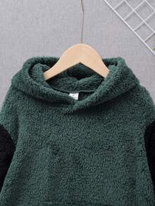 SHEIN Tween Boy Two Tone Letter Patched Kangaroo Pocket Flannel Sweatshirt - Dark Green - View 5