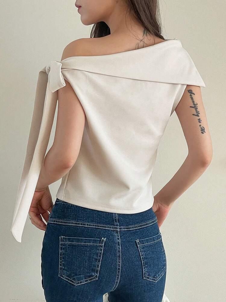 Asymmetrical Neck Knot Side Top
