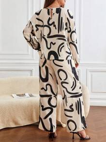 SHEIN Frenchy 大碼圖案印花落肩袖上衣&闊腿褲 - 杏色 - 查看 2