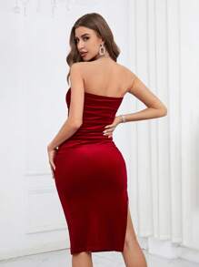 SHEIN Privé 側收褶高衩絲絨抹胸緊身連衣裙