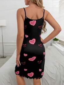 Camisón de pijama con gráfico de corazón y letra y adorno de borde de lechuga