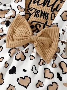 SHEIN Playful Pals 女嬰標語圖案連身背心&愛心圖案前蝴蝶結背帶洋裝＆ 頭巾 - 彩色 - 查看 5