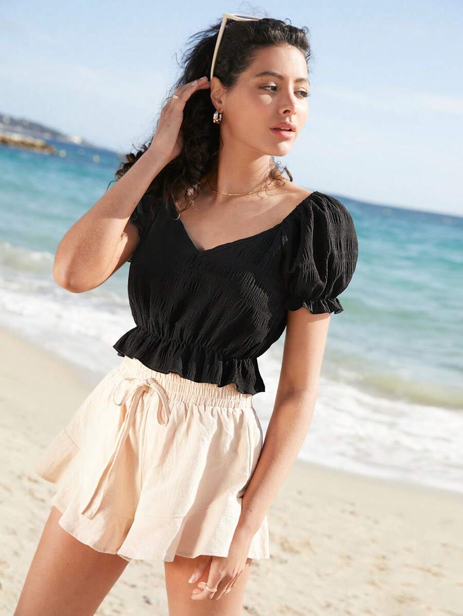 SHEIN Frenchy 雞心領荷葉邊下擺短版襯衫 - 黑色 - 查看 1