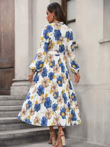 SHEIN Privé 印花繫腰帶連衣裙