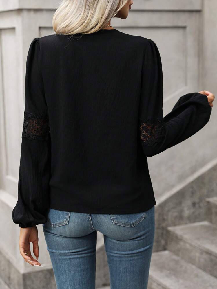 SHEIN Clasi 水溶蕾絲拼接燈籠袖繫帶領襯衫 - 黑色 - 查看 2