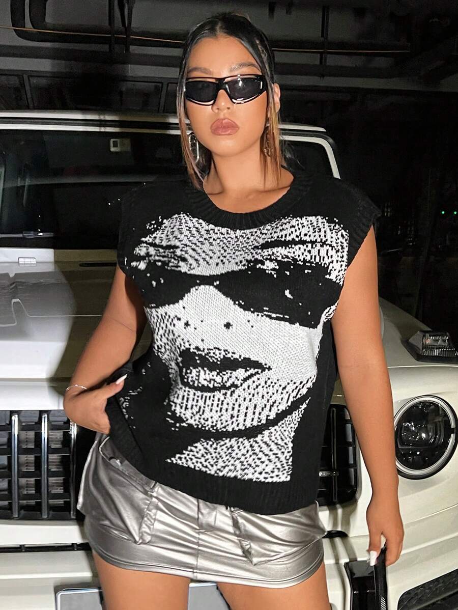 Flirla Plus Figure Pattern Sweater Vest - Black and White - View 1