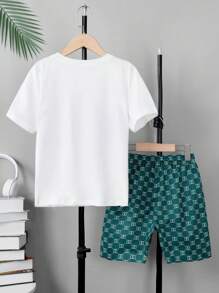 SHEIN Fantacosmos Tween Boy Allover Print Pocket Patched Tee & Striped Tape Side Shorts - Multicolor - View 2