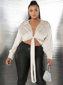 SHEIN SXY Talla grande Camisa crop de hombros caídos con nudo delantero