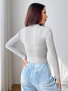 SHEIN EZwear Chi tiết Patched thư Áo len Crop - Màu Xám nhạt - Xem 2