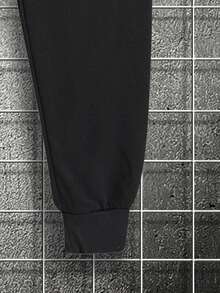 Manfinity LEGND Men Plus Two Tone Sweatshirt & Drawstring Waist Sweatpants - Black and White - View 5