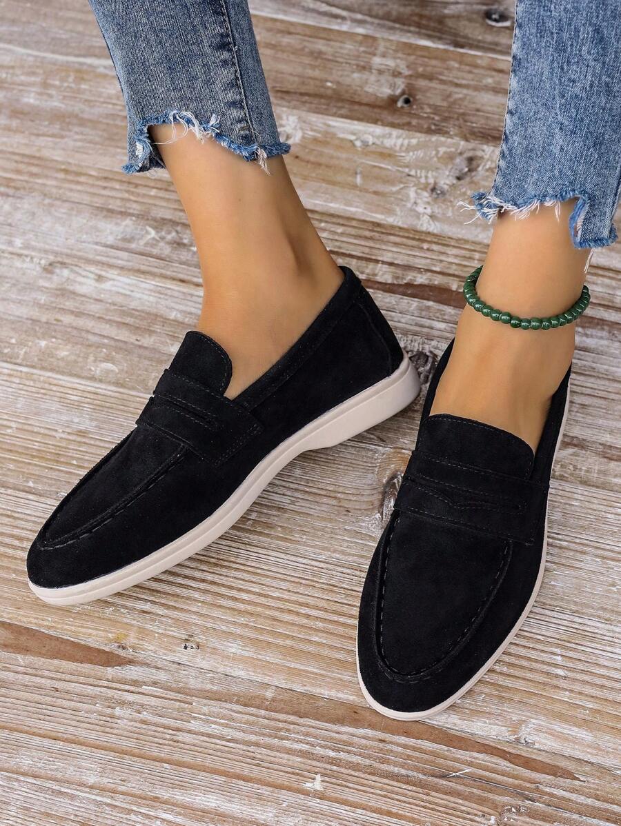 2025年秋季女士带饰一脚蹬乐福鞋，黑色仿麂皮平底鞋，手工休闲/正装PU皮鞋