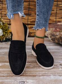 2025年秋季女士带饰一脚蹬乐福鞋，黑色仿麂皮平底鞋，手工休闲/正装PU皮鞋