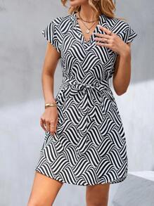 EMERY ROSE 滿版印花蝙蝠袖繫腰帶連衣裙