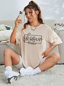 SHEIN EZwear Camiseta de hombros caídos con estampado de letra - Beis - Ver 7