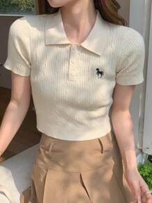 DAZY 繡花細節抗縮polo領短款針織上衣 - 杏色 - 查看 3