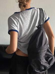 DAZY 字母圖案撞色滾邊插肩袖T恤 - 灰色 - 查看 2