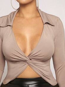 SHEIN SXY Mặt trước xoắn Áo phông Crop - màu nâu - Xem 3