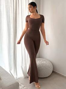 SHEIN SXY 船領t恤和喇叭褲生日裝,情人節單身派對,春季女裝 - 咖啡棕 - 查看 1