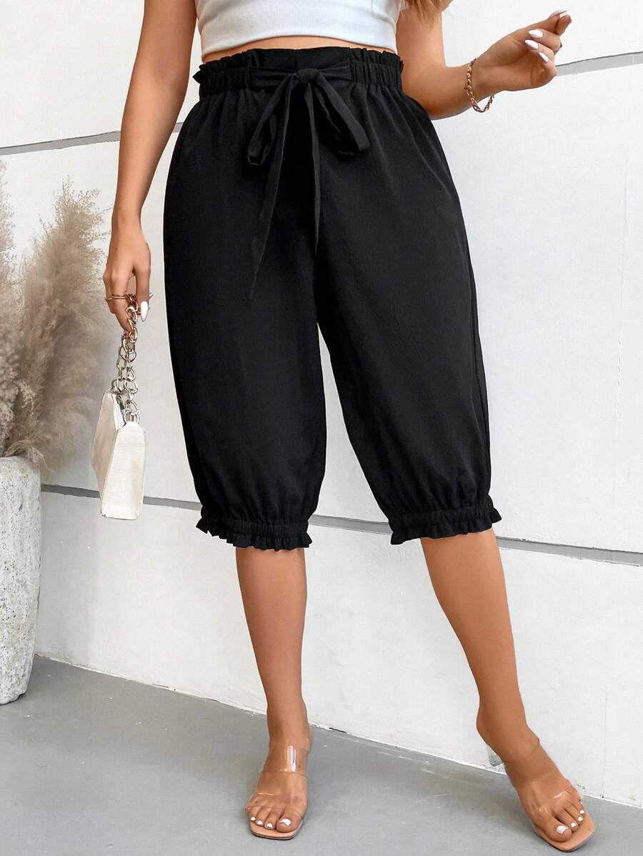 SHEIN LUNE Talla grande Pantalones capri de cintura con volante bajo fruncido con cinturón - Negro - Ver 1