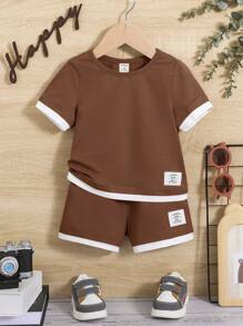 SHEIN 男嬰字母貼布拼接邊T恤和短褲