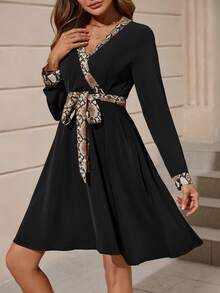 SHEIN Clasi 拼接邊繫腰帶洋裝 - 黑色 - 查看 3