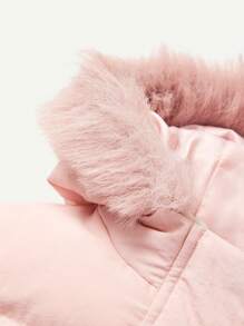 Manteau rembourré avec capuche et bordure en fourrure pour bébé fille