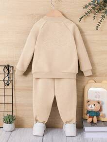 SHEIN Baby Boy Letter Patched Raglan Sleeve Bomber Jacket & Sweatpants Without Tee