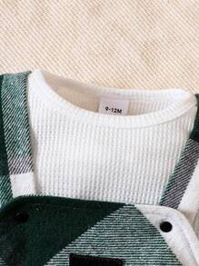 Baby Boy Solid Tee & Plaid Print Letter Patched Overall Jumpsuit - Green - View 3