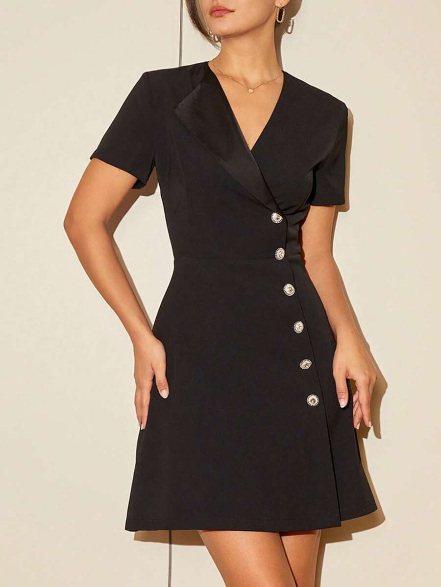 Vestido con botón delantero con diseño cruzado - Negro - Ver 1